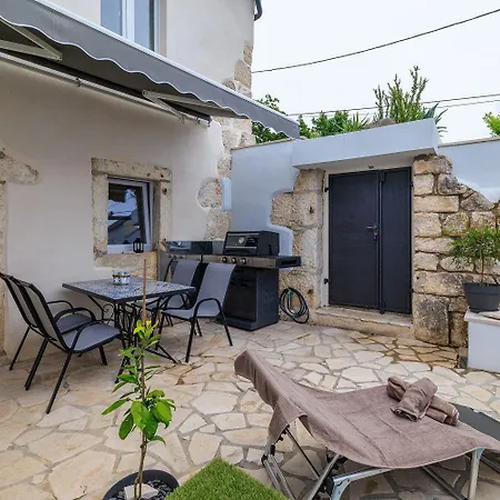 Malerisches Steinhaus Mit Privatpool, Bbq, Waschmaschine, Liegen, Klimatisierte Schlafzimmer *