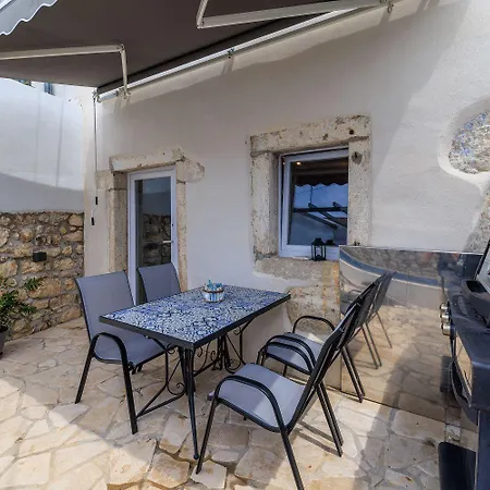 펜션 Malerisches Steinhaus Mit Privatpool, Bbq, Waschmaschine, Liegen, Klimatisierte Schlafzimmer