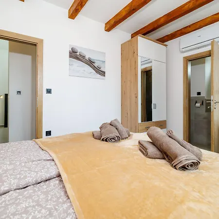 Malerisches Steinhaus Mit Privatpool, Bbq, Waschmaschine, Liegen, Klimatisierte Schlafzimmer 펜션 *