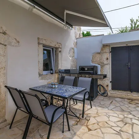 Malerisches Steinhaus Mit Privatpool, Bbq, Waschmaschine, Liegen, Klimatisierte Schlafzimmer * Grižane