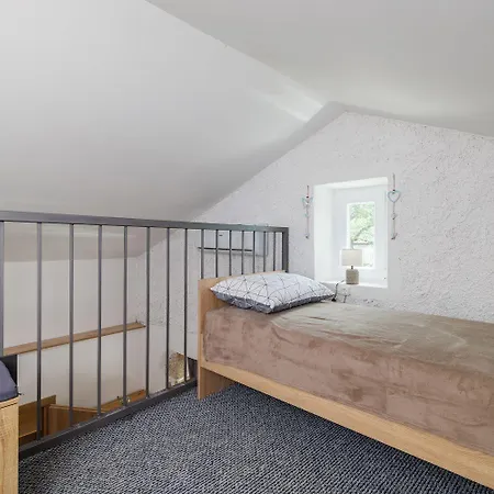 Malerisches Steinhaus Mit Privatpool, Bbq, Waschmaschine, Liegen, Klimatisierte Schlafzimmer 펜션 Grižane