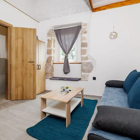 펜션 Malerisches Steinhaus Mit Privatpool, Bbq, Waschmaschine, Liegen, Klimatisierte Schlafzimmer Grižane