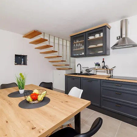 Malerisches Steinhaus Mit Privatpool, Bbq, Waschmaschine, Liegen, Klimatisierte Schlafzimmer Grižane