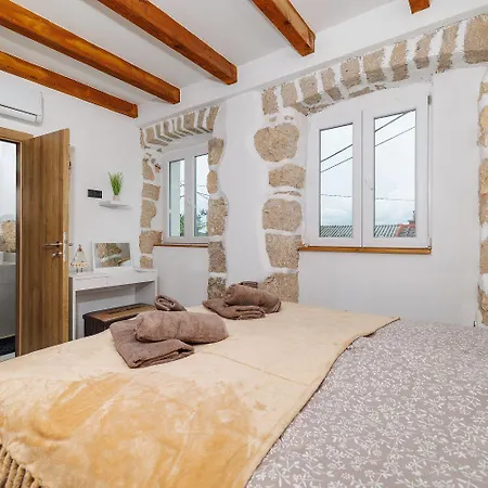 Malerisches Steinhaus Mit Privatpool, Bbq, Waschmaschine, Liegen, Klimatisierte Schlafzimmer 펜션 Grižane