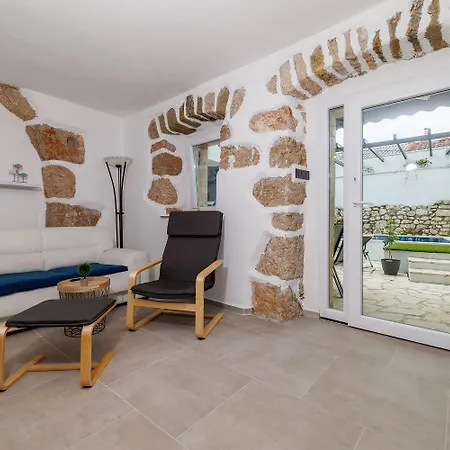 Malerisches Steinhaus Mit Privatpool, Bbq, Waschmaschine, Liegen, Klimatisierte Schlafzimmer Tatil Evi Grižane