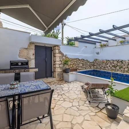 Malerisches Steinhaus Mit Privatpool, Bbq, Waschmaschine, Liegen, Klimatisierte Schlafzimmer Tatil Evi Grižane