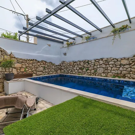 Tatil Evi Malerisches Steinhaus Mit Privatpool, Bbq, Waschmaschine, Liegen, Klimatisierte Schlafzimmer Grižane
