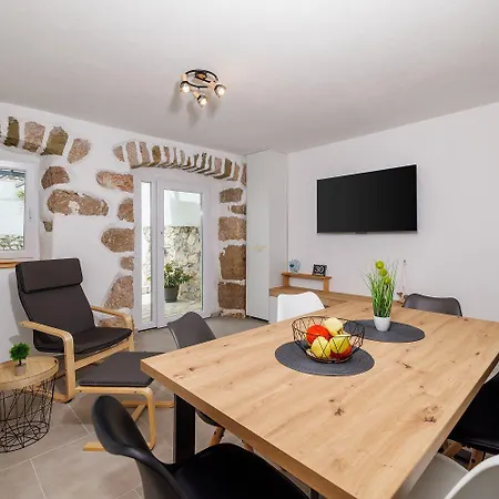 Malerisches Steinhaus Mit Privatpool, Bbq, Waschmaschine, Liegen, Klimatisierte Schlafzimmer Tatil Evi