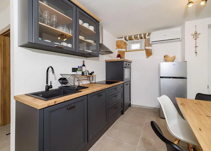 Malerisches Steinhaus Mit Privatpool, Bbq, Waschmaschine, Liegen, Klimatisierte Schlafzimmer Casa de Férias Grižane