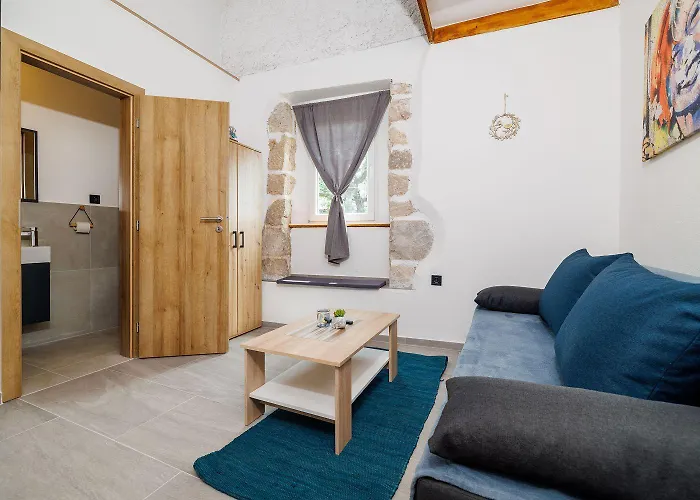 Case de vacanță Malerisches Steinhaus Mit Privatpool, Bbq, Waschmaschine, Liegen, Klimatisierte Schlafzimmer Grižane