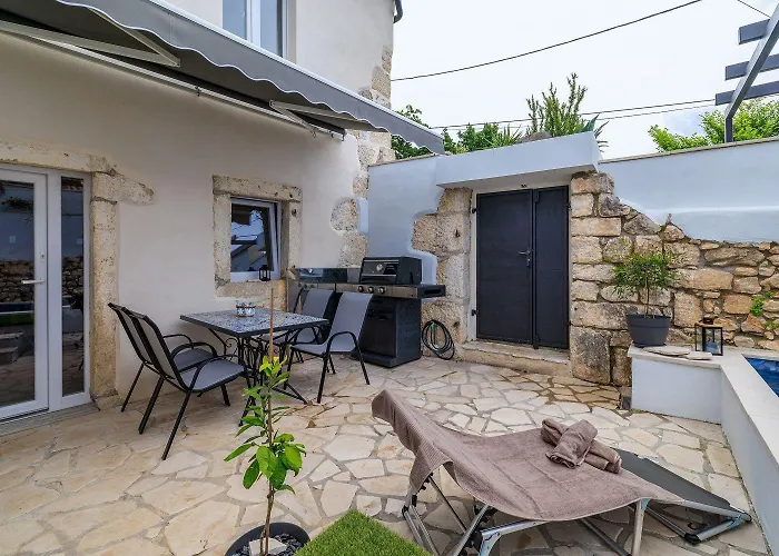 Malerisches Steinhaus Mit Privatpool, Bbq, Waschmaschine, Liegen, Klimatisierte Schlafzimmer *