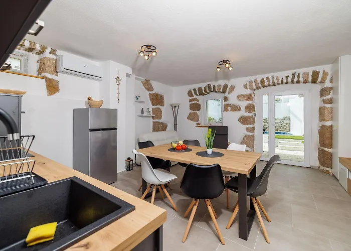 Malerisches Steinhaus Mit Privatpool, Bbq, Waschmaschine, Liegen, Klimatisierte Schlafzimmer * Grižane