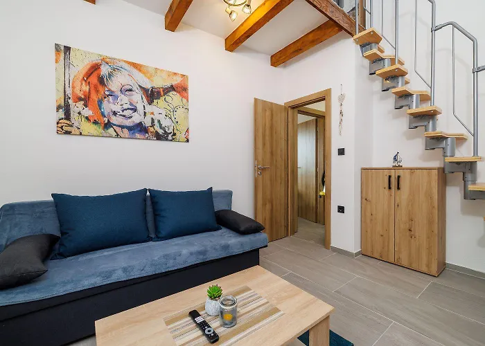 Case de vacanță Malerisches Steinhaus Mit Privatpool, Bbq, Waschmaschine, Liegen, Klimatisierte Schlafzimmer *
