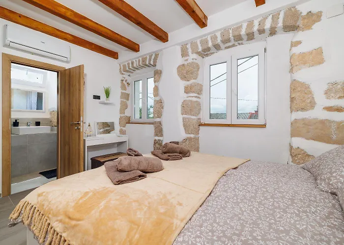 Malerisches Steinhaus Mit Privatpool, Bbq, Waschmaschine, Liegen, Klimatisierte Schlafzimmer Case de vacanță Grižane