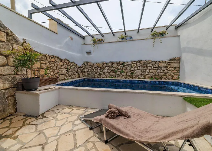 Malerisches Steinhaus Mit Privatpool, Bbq, Waschmaschine, Liegen, Klimatisierte Schlafzimmer Casa de Férias *