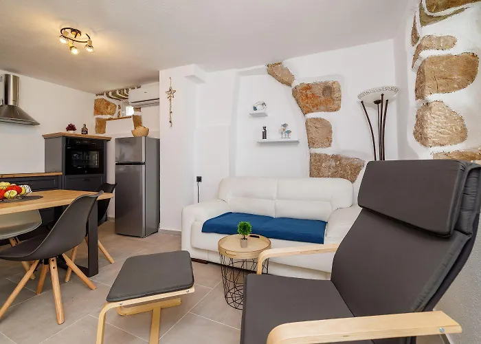 Malerisches Steinhaus Mit Privatpool, Bbq, Waschmaschine, Liegen, Klimatisierte Schlafzimmer Grižane